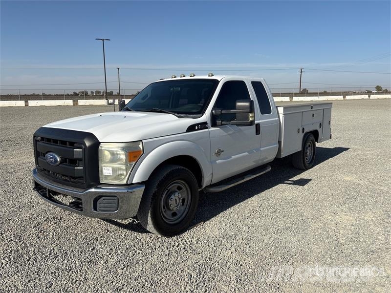 Ford F-350 4x2 Extended Cab Utility Truck 皮卡.傳統半斗卡車/側卸板