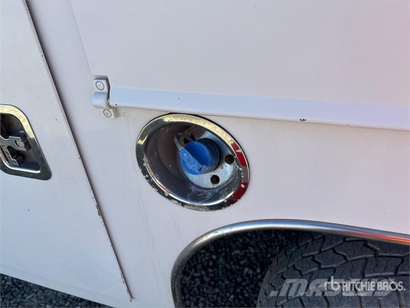 Ford F-350 4x2 Utility Truck Vieglais kravas automobilis/izkraušana no sāniem