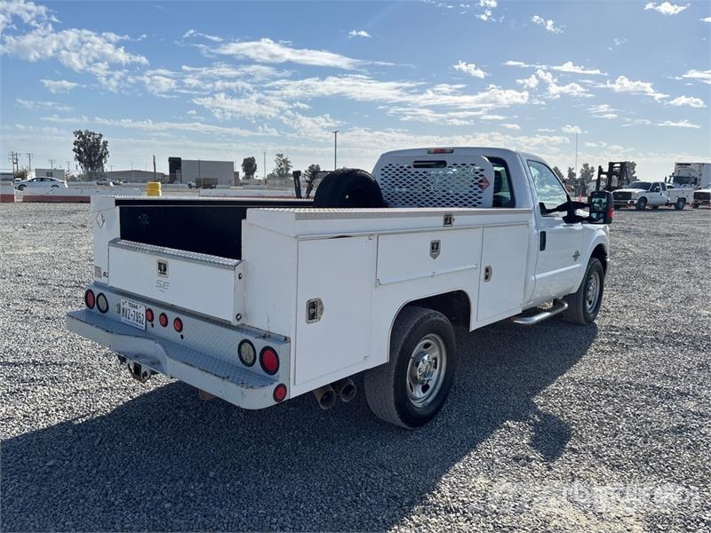 Ford F-350 4x2 Utility Truck Vieglais kravas automobilis/izkraušana no sāniem