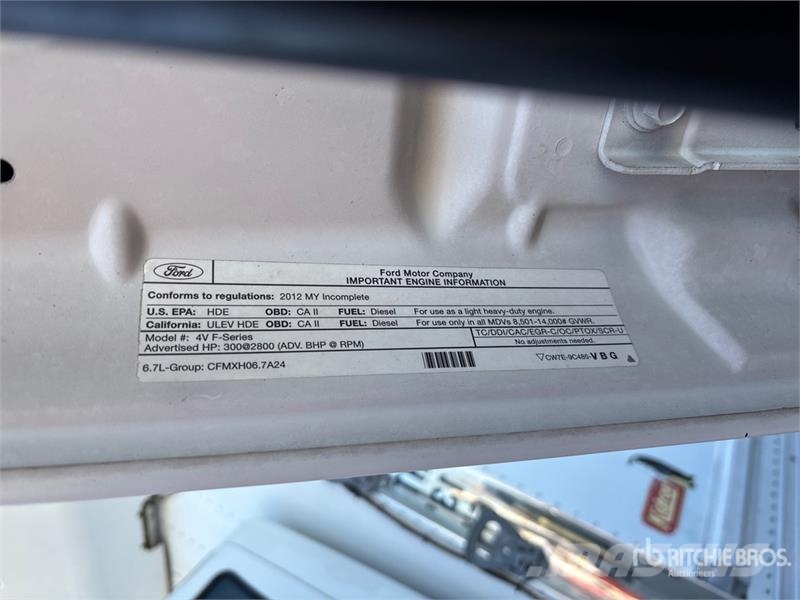 Ford F-350 4x2 Utility Truck Vieglais kravas automobilis/izkraušana no sāniem