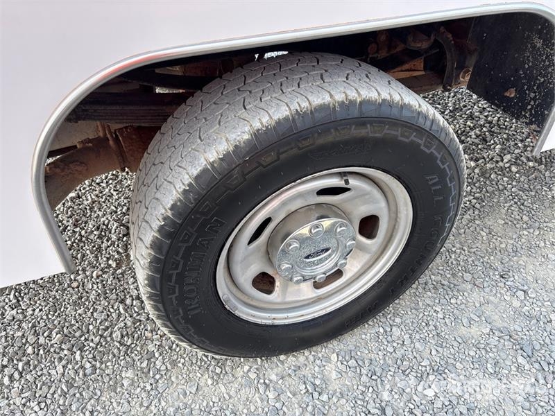 Ford F-350 4x2 Utility Truck Vieglais kravas automobilis/izkraušana no sāniem
