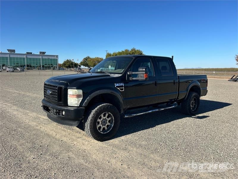 Ford F-350 4x4 Crew Cab Pickup 其他