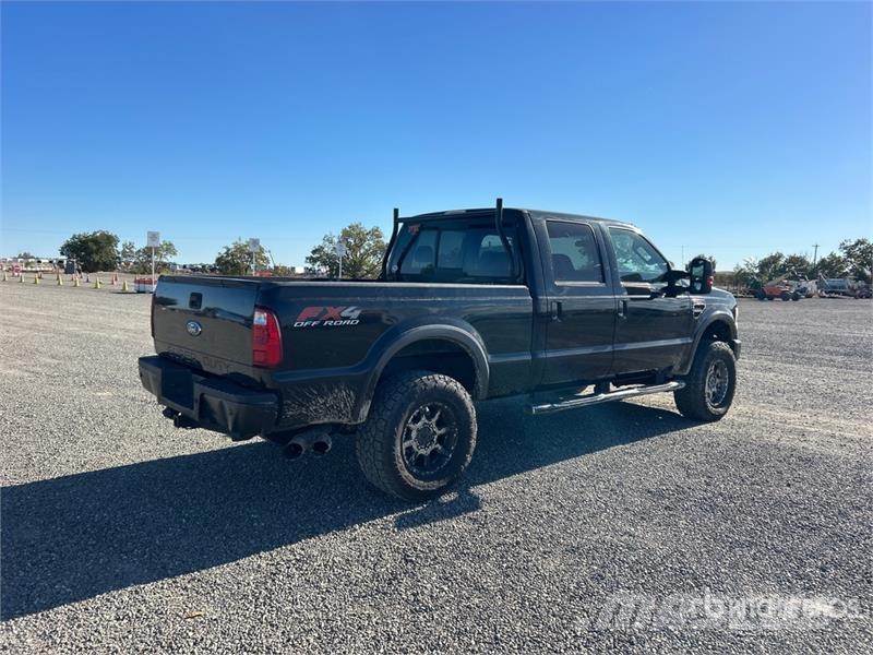 Ford F-350 4x4 Crew Cab Pickup 其他
