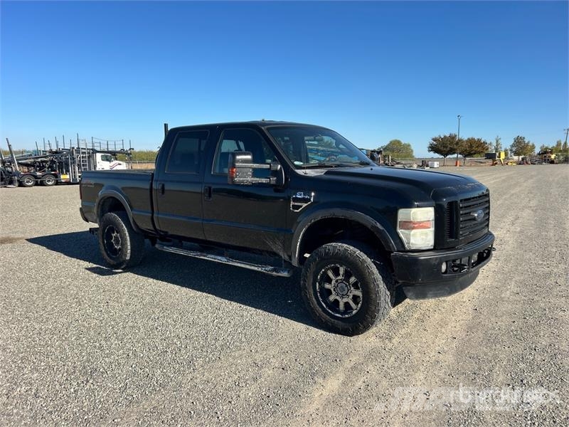 Ford F-350 4x4 Crew Cab Pickup 其他