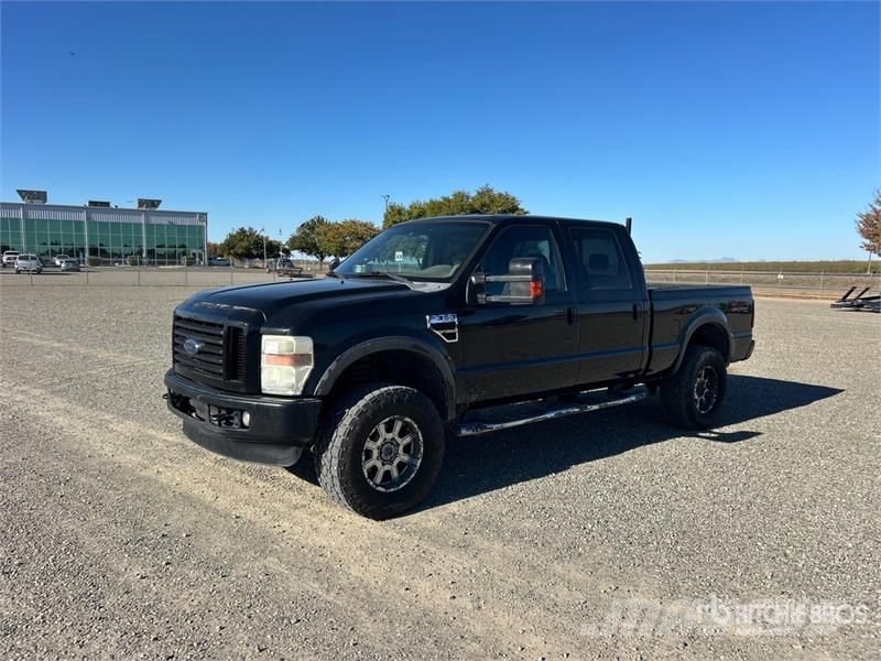 Ford F-350 4x4 Crew Cab Pickup 其他