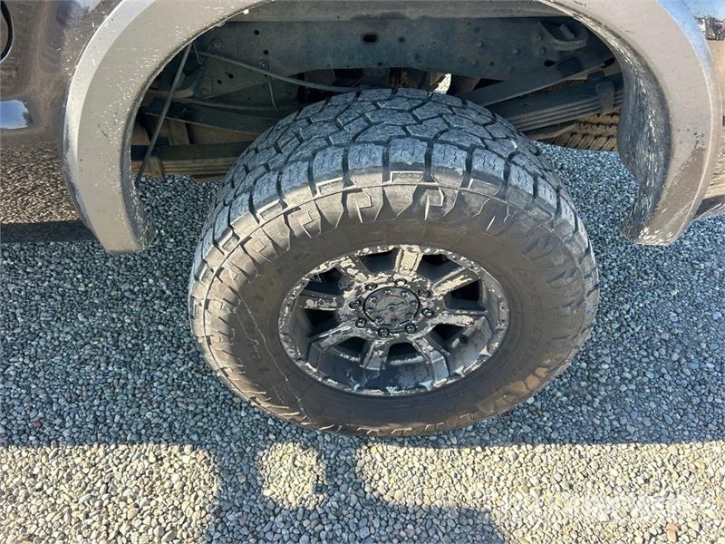 Ford F-350 4x4 Crew Cab Pickup 其他