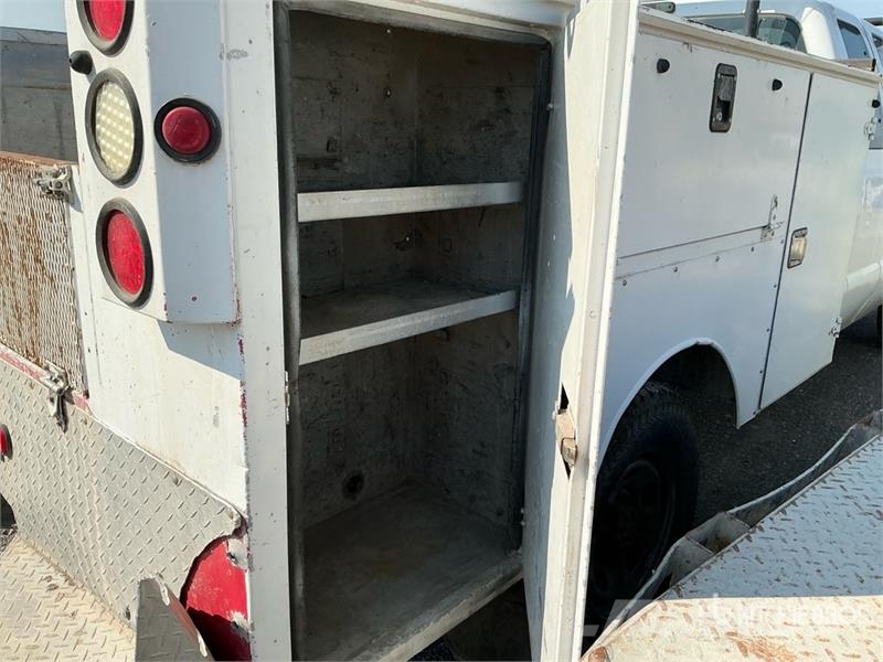 Ford F-350 4x4 Extended Cab Utility Truck (Inoperable) Pick up/Dropside