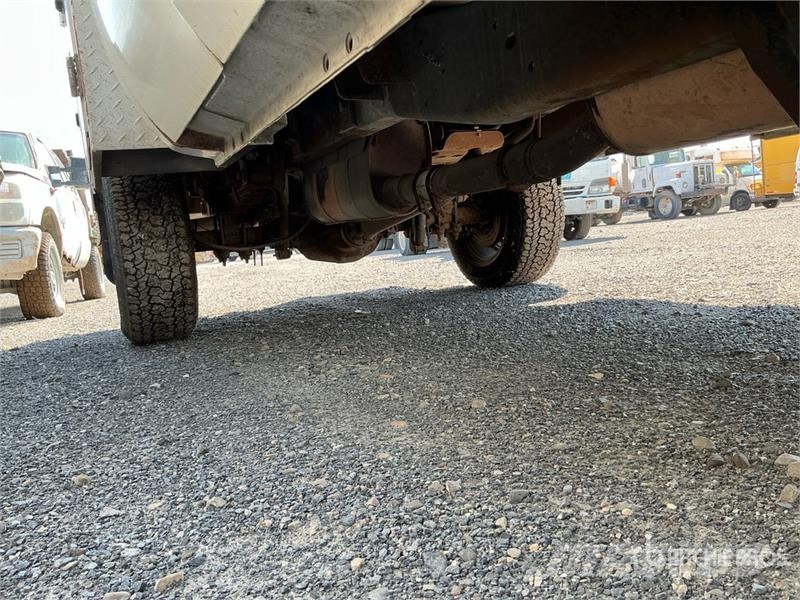 Ford F-350 4x4 Extended Cab Utility Truck (Inoperable) Pick up/Dropside