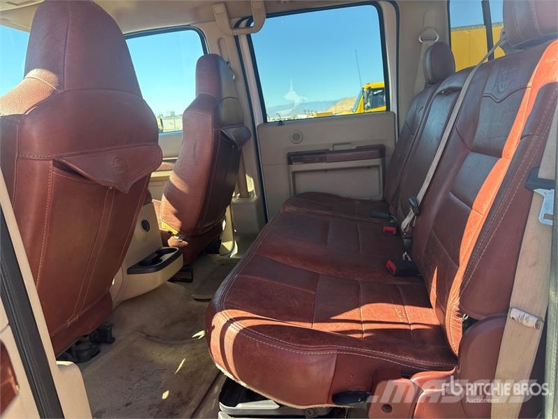 Ford F-350 King Ranch 4x4 Crew Cab Pickup Autre fourgon / utilitaire