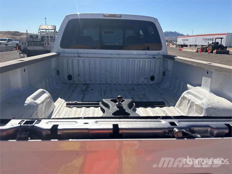 Ford F-350 King Ranch 4x4 Crew Cab Pickup Autre fourgon / utilitaire