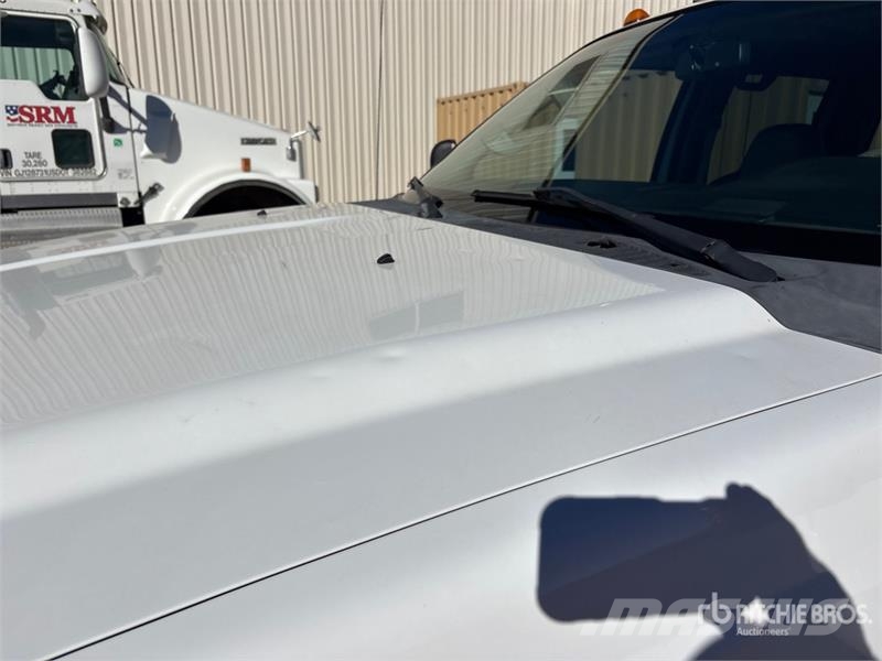 Ford F-350 Lariat 4x4 Crew Cab Pickup Otras furgonetas