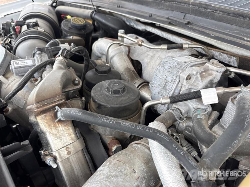 Ford F-350 Lariat 4x4 Crew Cab Pickup その他