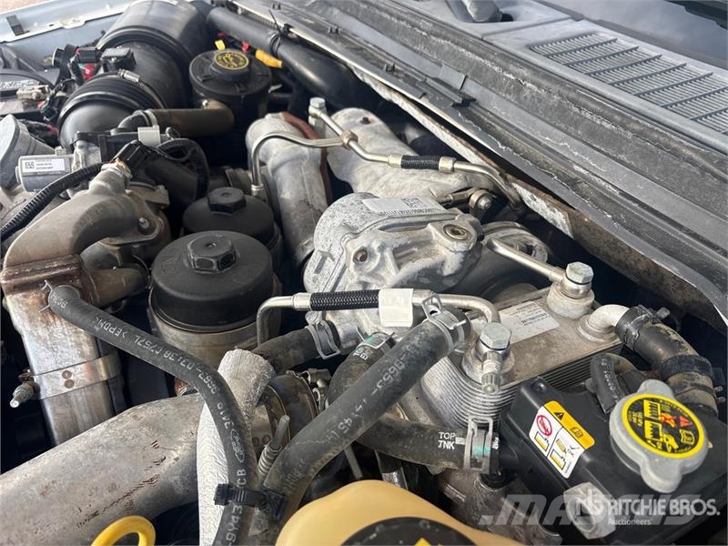 Ford F-350 Lariat 4x4 Crew Cab Pickup Otras furgonetas