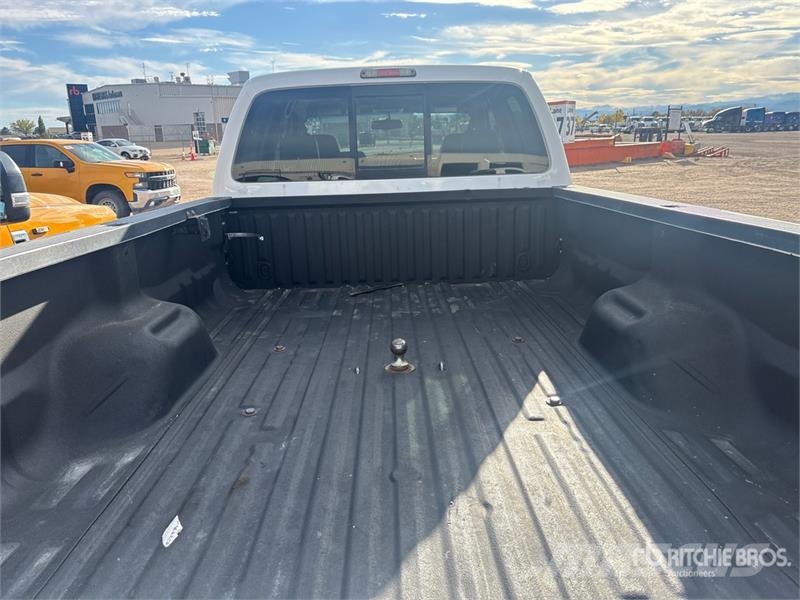 Ford F-350 Lariat 4x4 Crew Cab Pickup Otras furgonetas