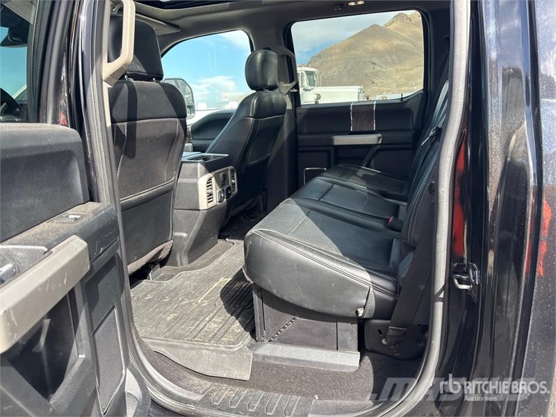 Ford F-350 Lariat 4x4 Crew Cab Pickup Otras furgonetas