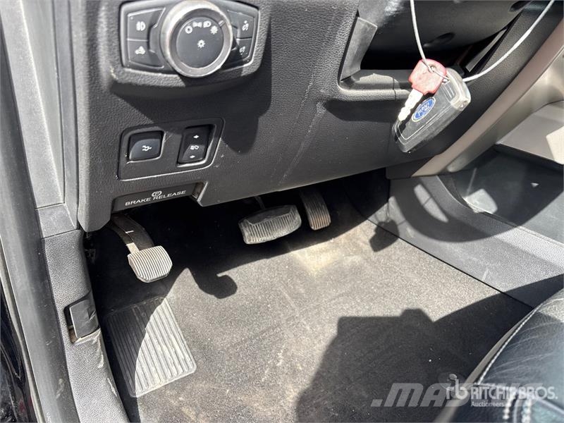 Ford F-350 Lariat 4x4 Crew Cab Pickup Otras furgonetas