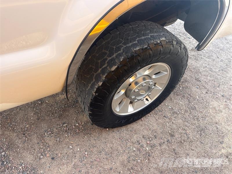 Ford F-350 Lariat 4x4 Crew Cab Pickup Otras furgonetas