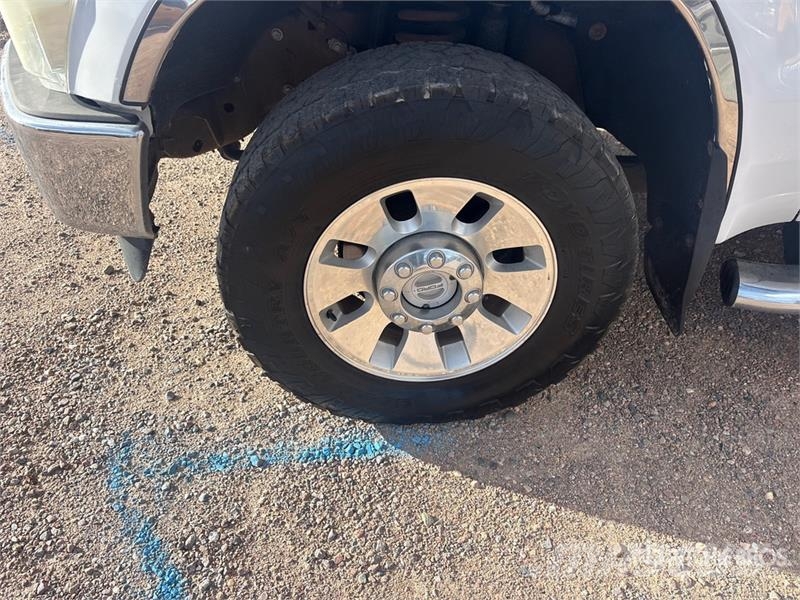 Ford F-350 Lariat 4x4 Crew Cab Pickup Otras furgonetas