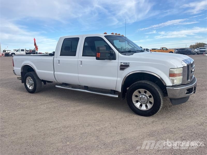 Ford F-350 Lariat 4x4 Crew Cab Pickup Otras furgonetas