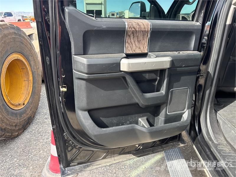 Ford F-350 Lariat 4x4 Crew Cab Pickup Otras furgonetas