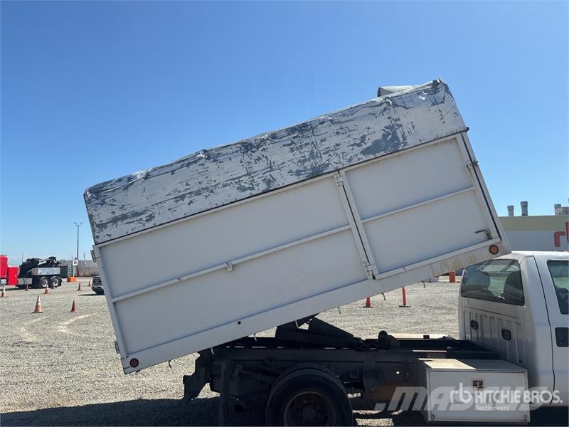 Ford F-350 XL 4x2 Chipper Truck 碎木车