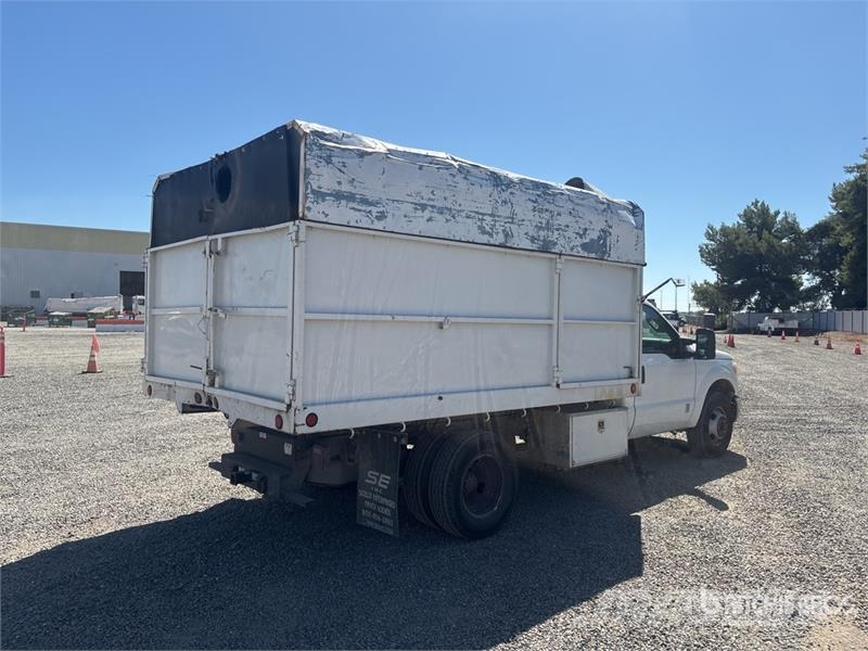 Ford F-350 XL 4x2 Chipper Truck 碎木车