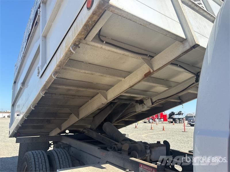 Ford F-350 XL 4x2 Chipper Truck 碎木车