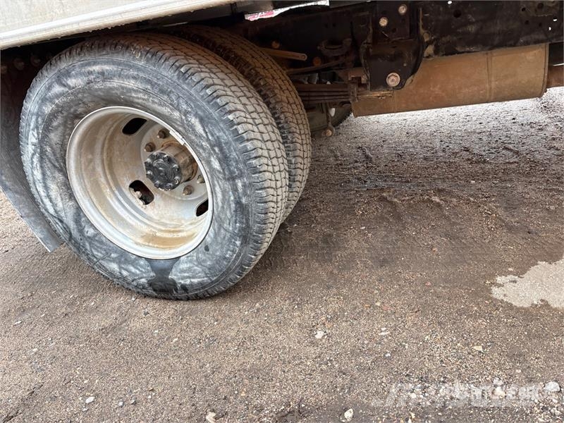 Ford F-350 XL 4x2 Crew Cab Utility Truck Pickup/Sideaflæsning