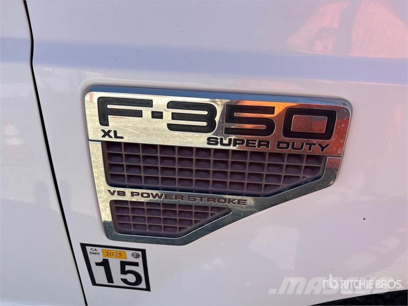 Ford F-350 XL 4x2 Crew Cab Utility Truck Pikapai / Bortiniai sunkvežimiai