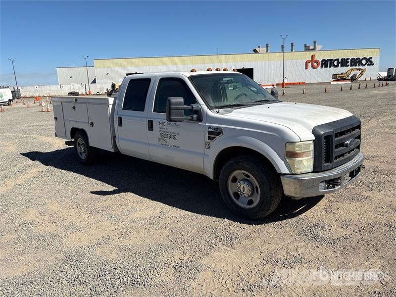 Ford F-350 XL 4x2 Crew Cab Utility Truck Pikapai / Bortiniai sunkvežimiai