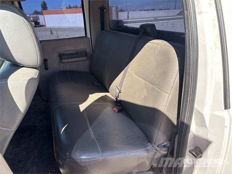 Ford F-350 XL 4x2 Crew Cab Utility Truck Pikapai / Bortiniai sunkvežimiai
