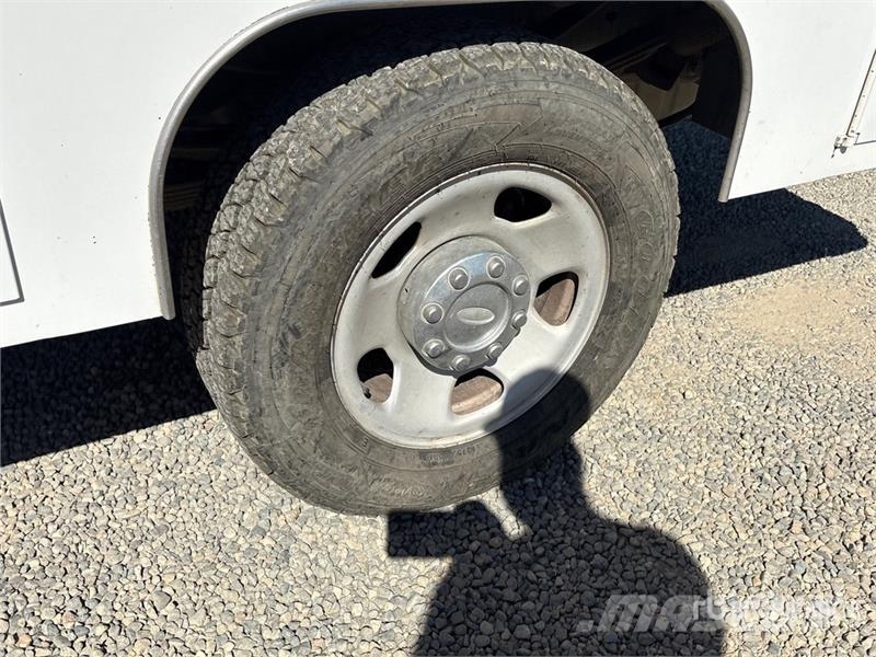 Ford F-350 XL 4x2 Crew Cab Utility Truck Pikapai / Bortiniai sunkvežimiai