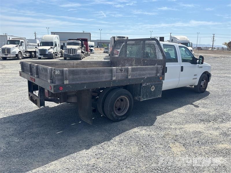 Ford F-350 XL 4x2 Crew Cab Flatbed Truck 플랫베드/드롭사이드 트럭