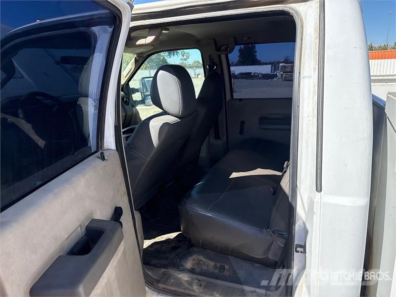 Ford F-350 XL 4x2 Crew Cab Utility Truck Pikapai / Bortiniai sunkvežimiai