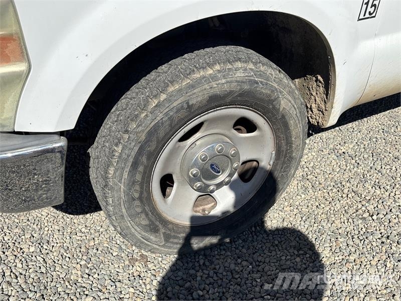 Ford F-350 XL 4x2 Crew Cab Utility Truck Pikapai / Bortiniai sunkvežimiai