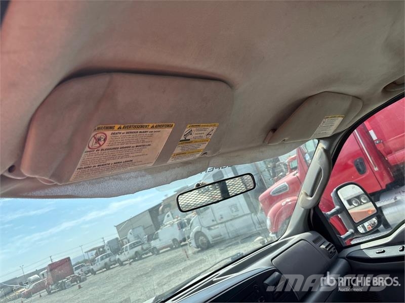 Ford F-350 XL 4x2 Crew Cab Flatbed Truck 플랫베드/드롭사이드 트럭