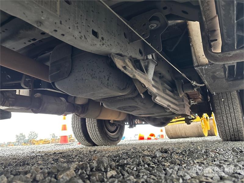 Ford F-350 XL 4x2 Extended Cab Utility Truck Vieglais kravas automobilis/izkraušana no sāniem