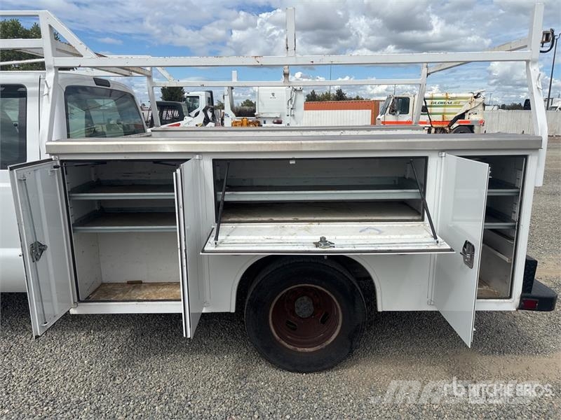 Ford F-350 XL 4x2 Extended Cab Pickup Pickup/Sideaflæsning
