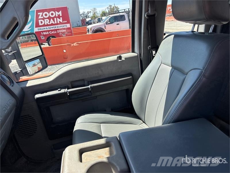 Ford F-350 XL 4x2 Extended Cab Pickup Muu