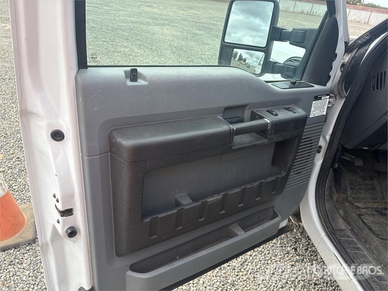 Ford F-350 XL 4x2 Extended Cab Pickup Pickup/Sideaflæsning