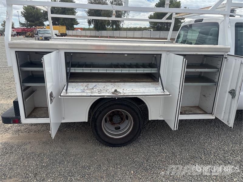 Ford F-350 XL 4x2 Extended Cab Pickup Pickup/Sideaflæsning