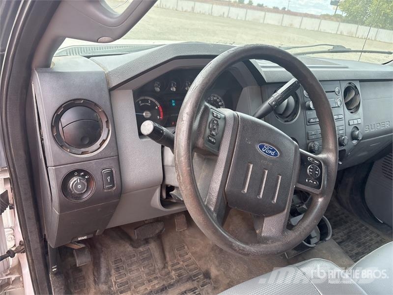 Ford F-350 XL 4x2 Extended Cab Pickup Pickup/Sideaflæsning