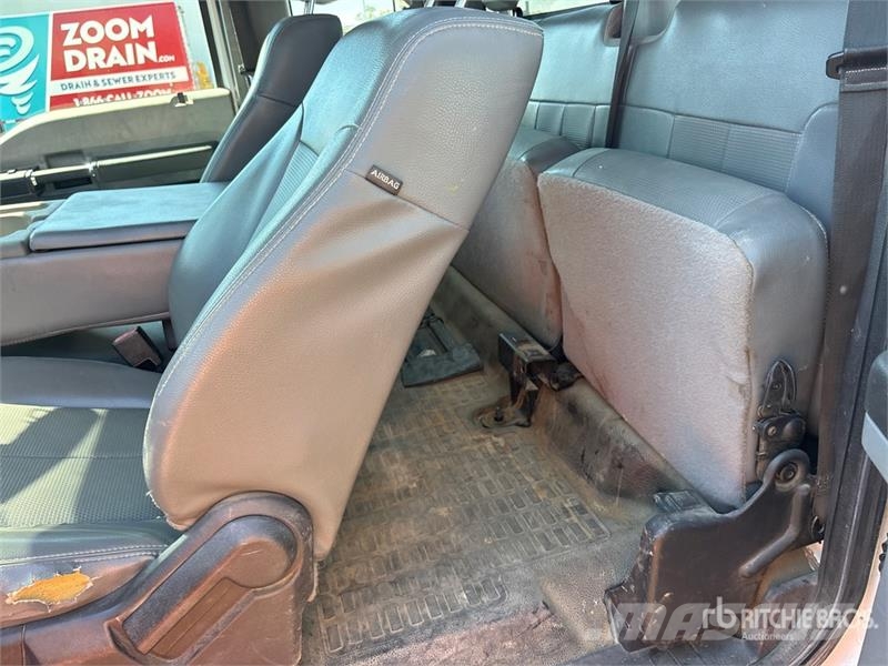 Ford F-350 XL 4x2 Extended Cab Pickup Muu