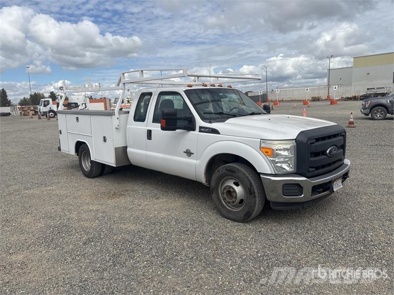 Ford F-350 XL 4x2 Extended Cab Pickup Pickup/Sideaflæsning