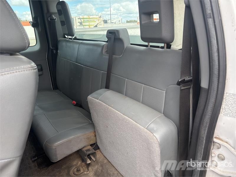 Ford F-350 XL 4x2 Extended Cab Pickup Pickup/Sideaflæsning