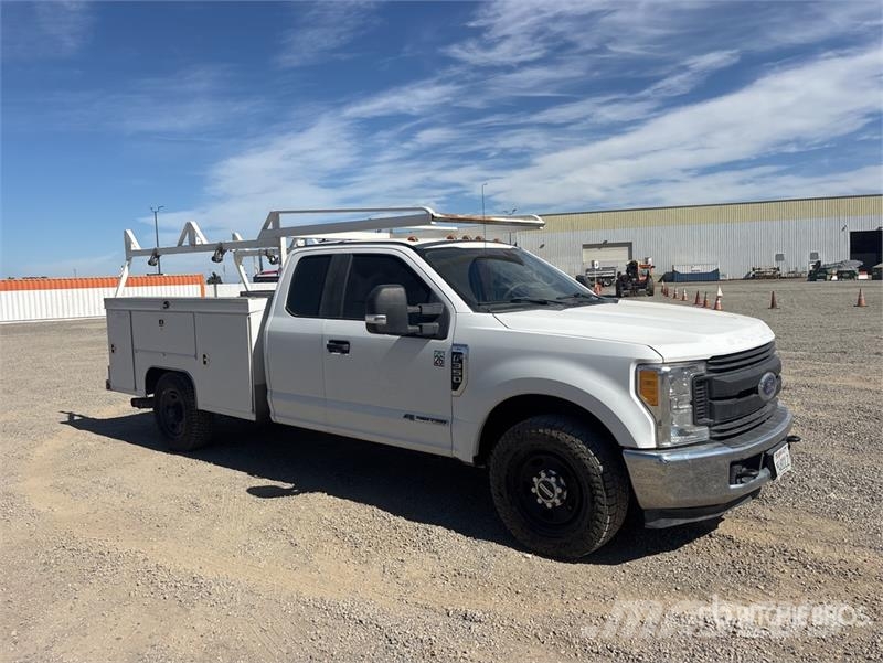Ford F-350 XL 4x2 Extended Cab Utility Truck Vieglais kravas automobilis/izkraušana no sāniem