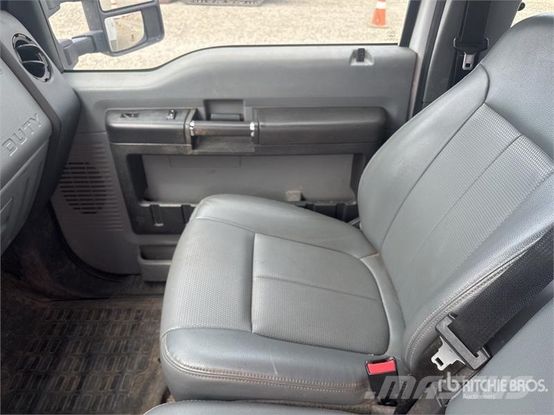Ford F-350 XL 4x2 Extended Cab Pickup Pickup/Sideaflæsning