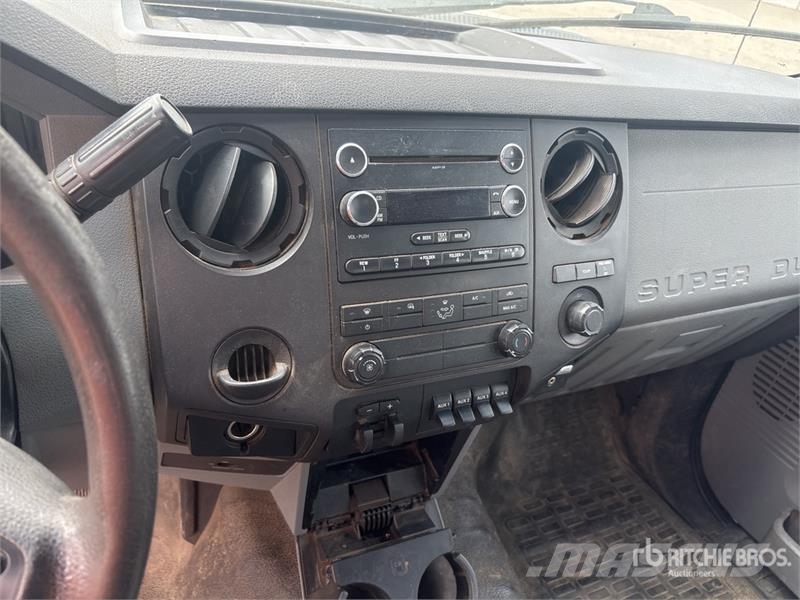 Ford F-350 XL 4x2 Extended Cab Pickup Pickup/Sideaflæsning