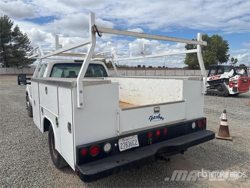 Ford F-350 XL 4x2 Extended Cab Pickup Pickup/Sideaflæsning