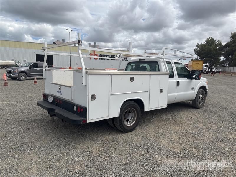 Ford F-350 XL 4x2 Extended Cab Pickup Pickup/Sideaflæsning